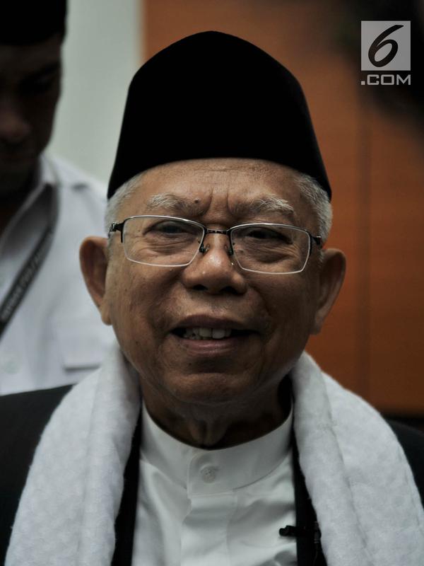 Calon Wakil Presiden dari nomor urut 01 KH Ma'ruf Amin menghadiri rapat rutin bersama petinggi dan anggota MUI di Kantor Majelis Ulama Indonesia (MUI), Jakarta, Selasa (13/11). (Merdeka.com/Iqbal S. Nugroho)