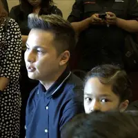 Ussy Sulistiawaty  menjelaskan perasaannya saat pertama kali operasi caesar. Sebagai suami, Andhika Pratama pun berusaha untuk terlihat tenang di hadapan Ussy.  