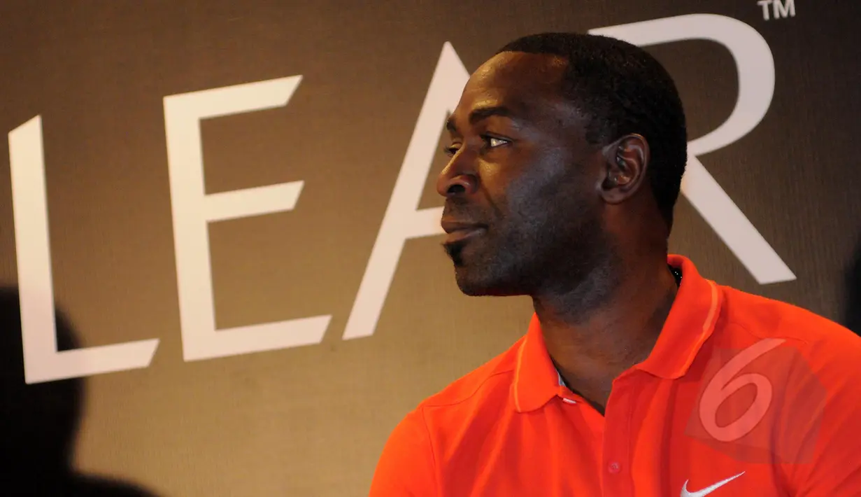 Legenda sepakbola Manchester United, Andy Cole saat menghadiri jumpa pers dalam ajang `CLEAR Ayo! Indonesia Bisa Academy 2015` di Jakarta, Jumat (6/3/2015). (Liputan6.com/Faisal R Syam)