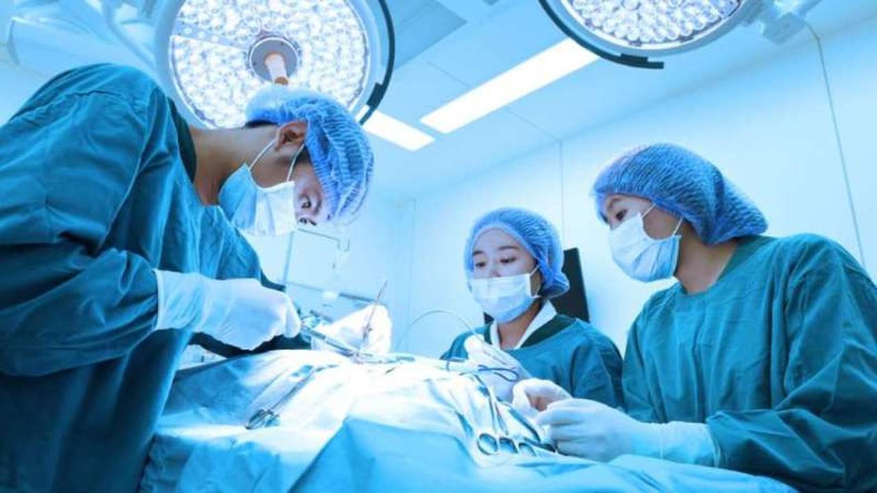 Terobosan Medis di Inggris, Operasi Otak dengan Bantuan AI Pertama di Dunia
