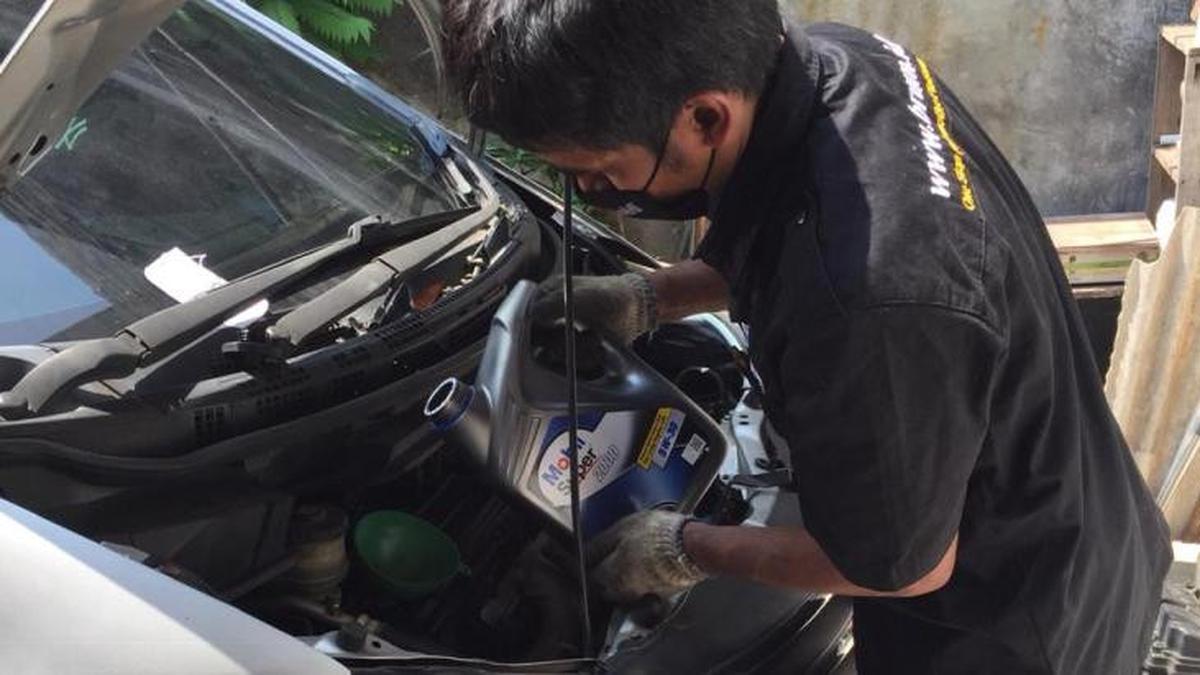 7 Penyebab Oli Mesin Cepat Habis dan Cara Mengatasinya