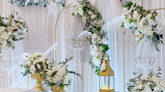 6 Momen Akikah Anak Keempat Oki Setiana Dewi, Digelar Khidmat Bernuansa Putih