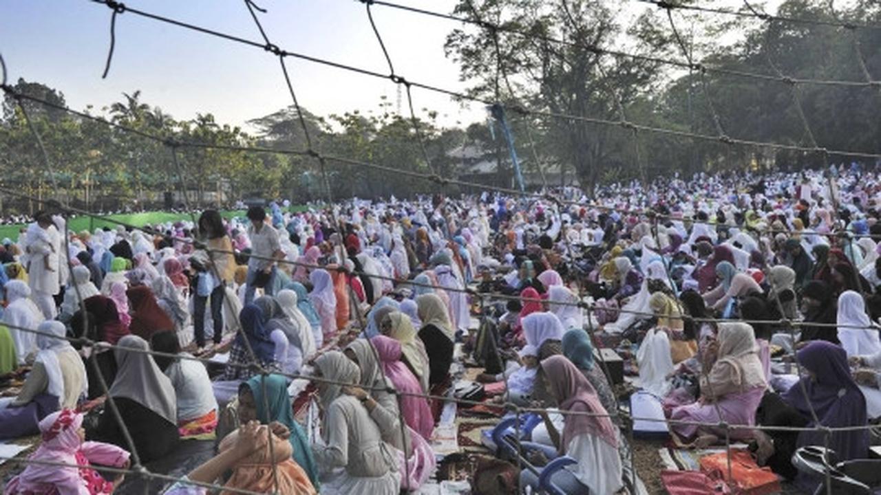 Melaksanakan Salat Idul Fitri 1436 H di Kebun Raya Bogor