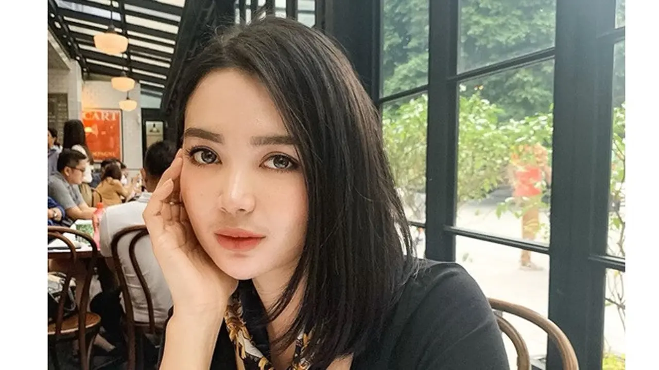 Ingin Jadi 'Istri' Ariel NOAH, Ini 6 Potret Terbaru Wika Salim