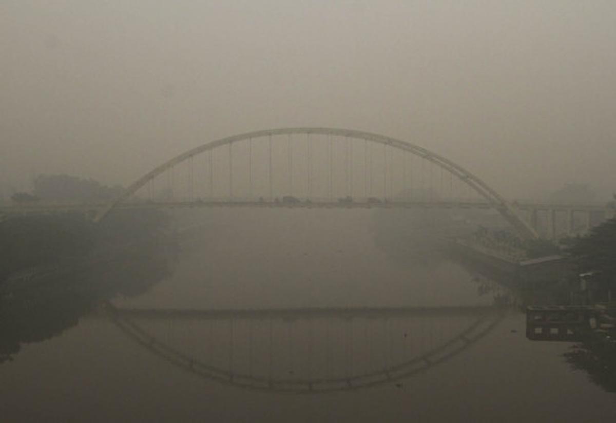 Beginilah pemandangan kabut asap semakin tebal selimuti Singapura