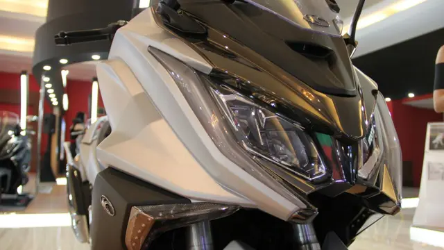 Kymco AK550