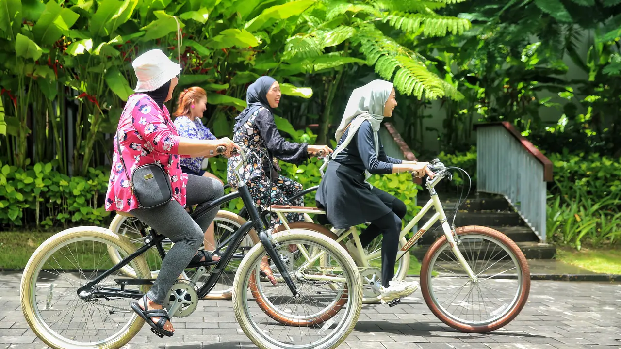 Liburan bersama sahabat