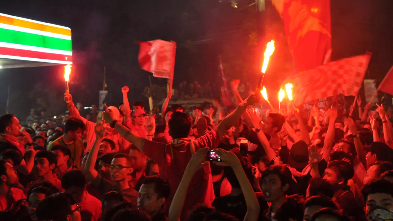 [FOTO] Serunya Nobar MU vs Liverpool Bersama Liputan6.com