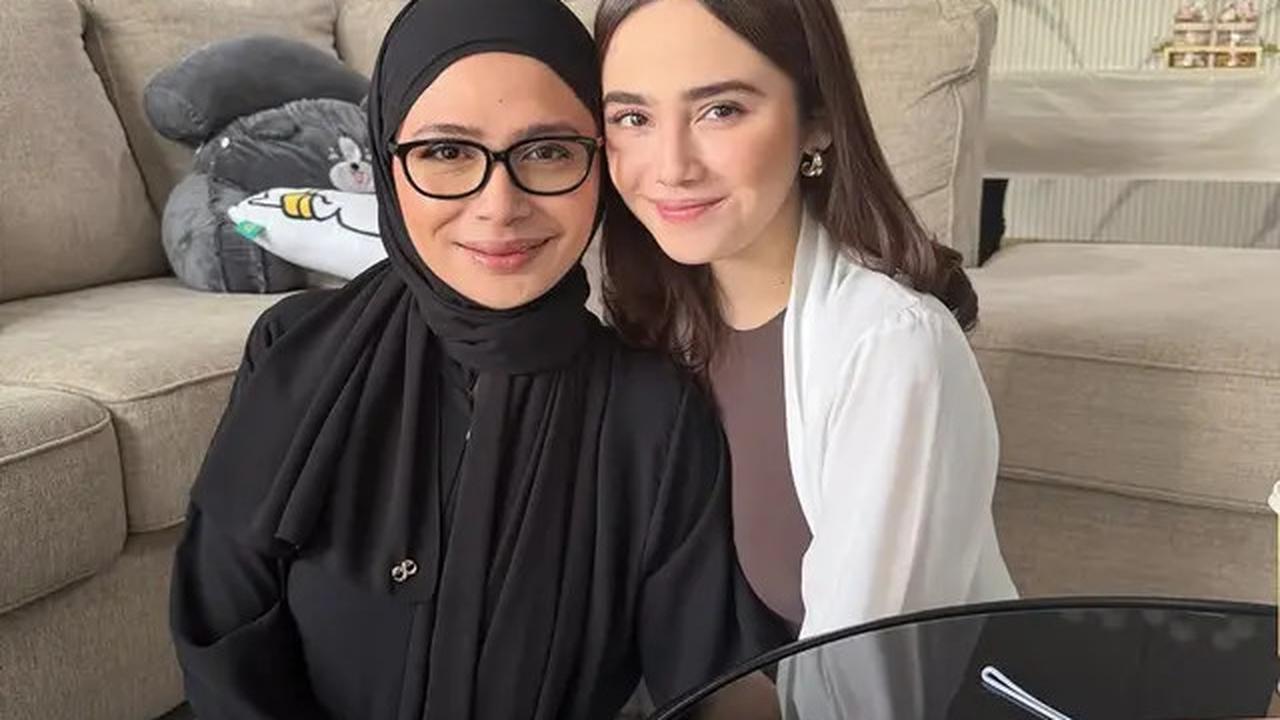 Gaya El Rumi Lebaran Idul Adha di Rumah Syifa Hadju, Terlihat Akrab dengan Calon Mertua