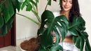 Memanfaatkan situasi, aktris cantik yang satu ini menghias kebun kecil di kontrakannya dengan menanam berbagai jenis tumbuhan.  (Instagram/angelagilsha)