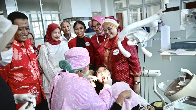 Hadirkan Perawatan Gigi Gratis di Surabaya, Bulan Kesehatan Gigi Nasional 2023 Ingatkan Masyarakat Risiko Konsumsi Gula Berlebihan