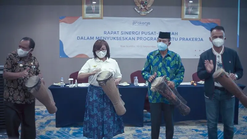 Kunjungan pendampingan kepada warga Kabupaten Biak Numfor dan Supiori yang ingin mengikuti Program Kartu Prakerja.