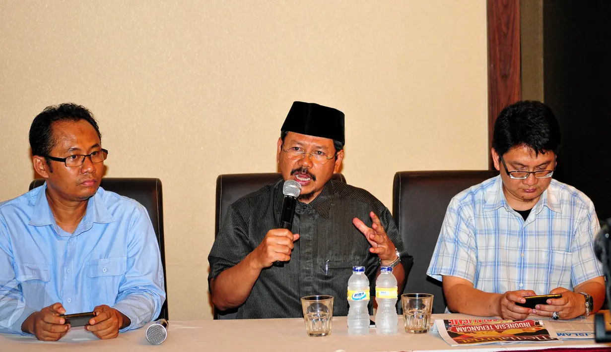 Hizbut Tahrir Indonesia (HTI) menggelar konferensi pers terkait rapat besar dan pawai di Stadion Gelora Bung Karno (GBK) pada Sabtu 30 Mei 2015 mendatang, Jakarta, Kamis (28/5/2015). (Liputan6.com/Yoppy Renato)