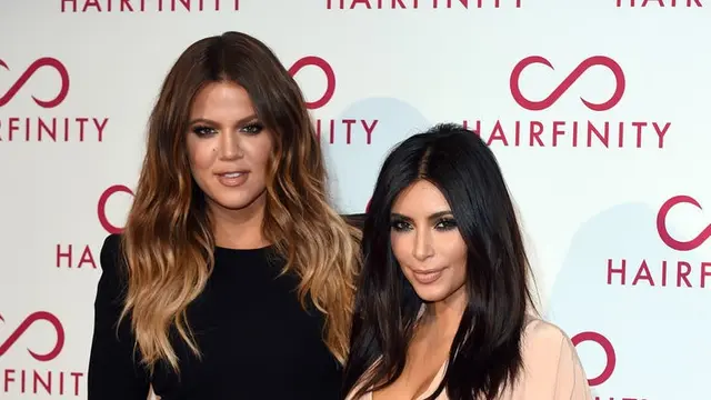 [Bintang] Khloe Kardashian - Kim Kardashian