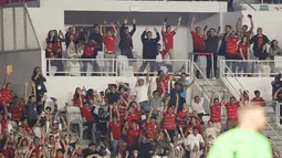 Ketua PSSI, Erick Thohir, merayakan gol pemain Timnas Indonesia, Ole Romeny, ke gawang Mozambik pada FIFA Matchday di Stadion Utama Gelora Bung Karno (SUGBK), Jakarta, pada Selasa (9/6/2026). (Bola.com/Bagaskara Lazuardi)