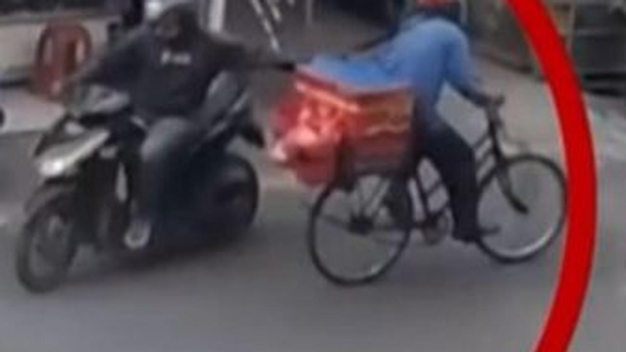 Jadi Korban Jambret, Kakek Penjual Es Krim Keliling Ini Kehilangan Uang Jualan Rp5 Juta