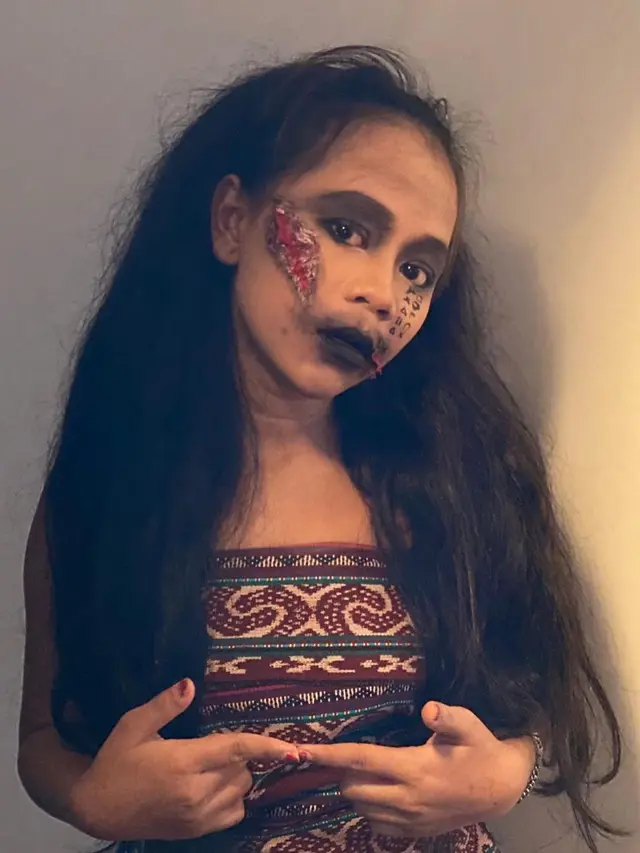 6 Potret Cimoy Montok Ikut Lathi Challenge, Makeupnya Ngeri