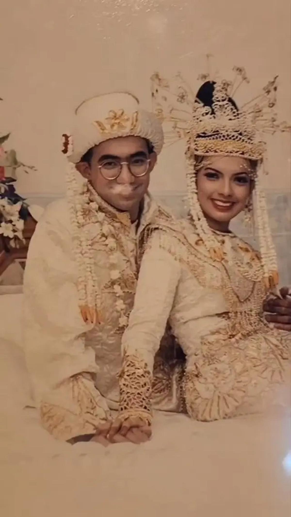 Kisah Haru Najwa Shihab Kenang Momen Pernikahan, Tunjukkan Kertas Undangan hingga Souvenir