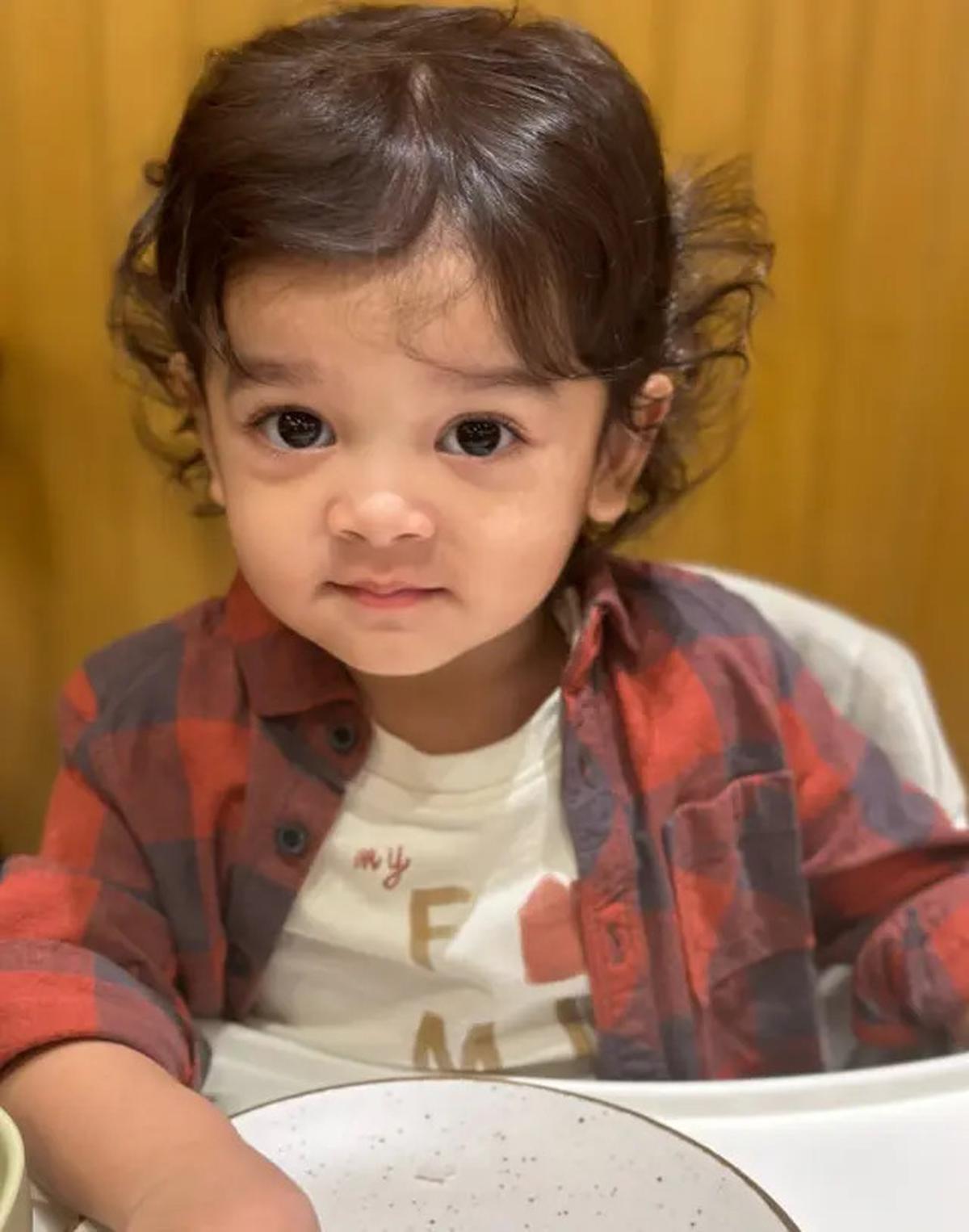 Intip Potret King Zhafi Anak Bungsu Fairuz Arafiq yang Tumbuh Menggemaskan, Jadi Idola Baru