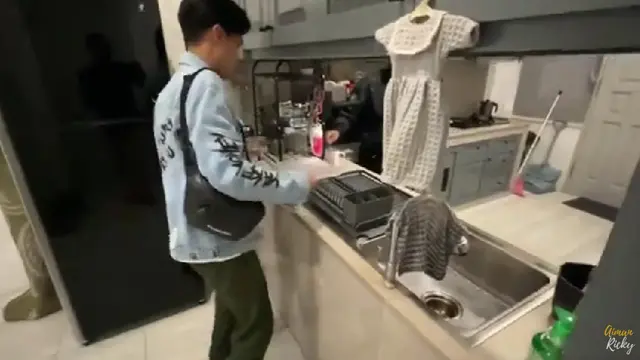 Dapur Rumah Putri Delina (Foto: YouTube Aiman Ricky)