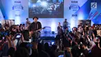 Virgoun menyanyikan lagu pada penutupan gelaran Emtek Goes To Campus 2017 Bandung di Universitas Telkom, Bandung, Kamis (30/11). Virgoun juga membawakan lagu yang menjadi soundtrack film Surat Cinta untuk Starla. (Liputan6.com/Helmi Fithriansyah)