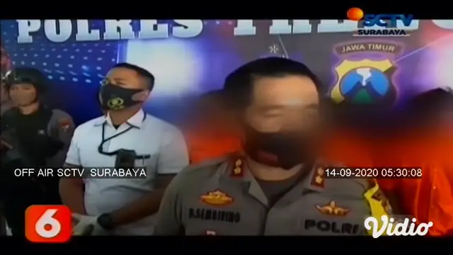 Polisi menangkap lima orang yang diduga melakukan teror pelemparan bom molotov di Trenggalek, Jawa Timur. Lima orang tersebut adalah VC, FV, DN, RS, dan GS. Mereka adalah warga Kecamatan Pogalan, Trenggalek. Aksi tersebut dilakukan tersangka sebagai ...