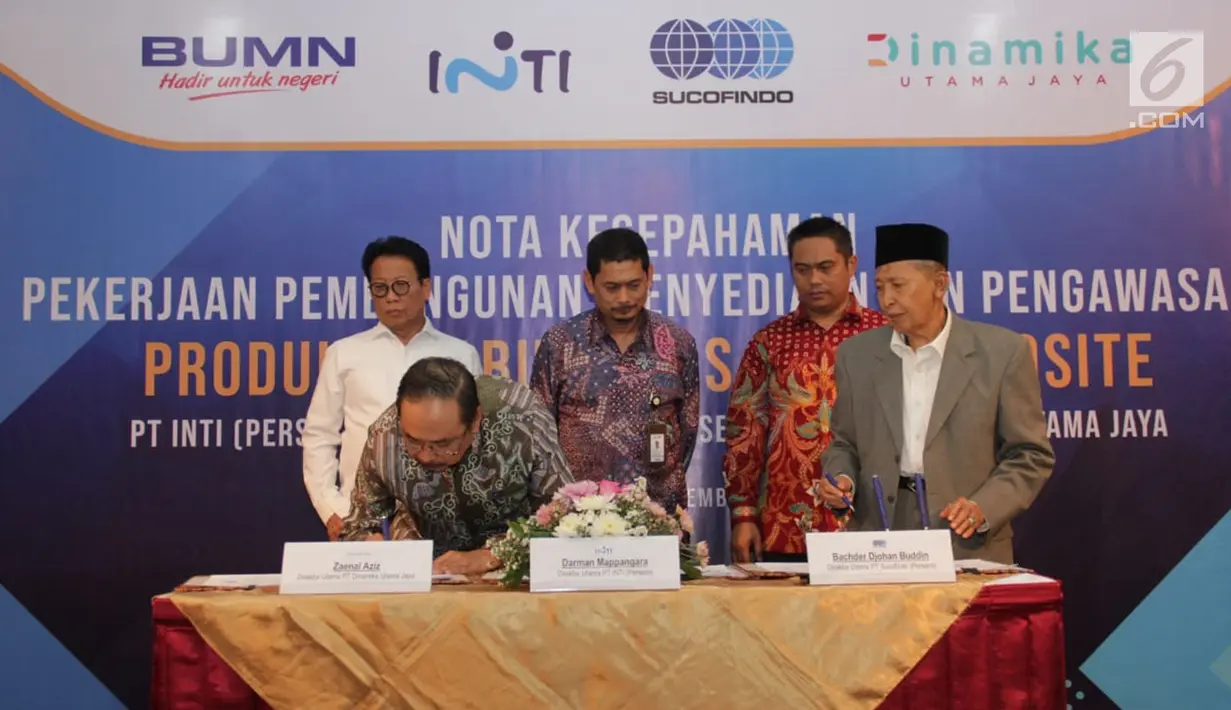 Suasana MoU produksi Tabung LPG berbahan Composite di Bandung, Rabu (18/9/2019). Pada tahun 2020 PT INTI (Persero) akan memproduksi Tabung LPG Composite sebanyak 1.000-1.200 tabung per hari untuk memenuhi permintaan pasar domestik dan pasar ekspor. (Liputan6.com/HO/Okta)