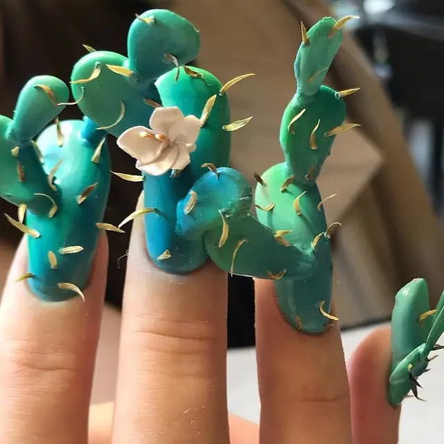 Unik, Inilah 10 Desain Nail Art Nyeleneh dari Rusia