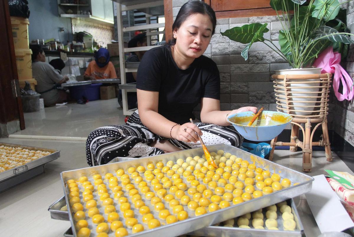 FOTO: Produksi Kue Lebaran Kampung Nastar Meningkat Jelang Lebaran