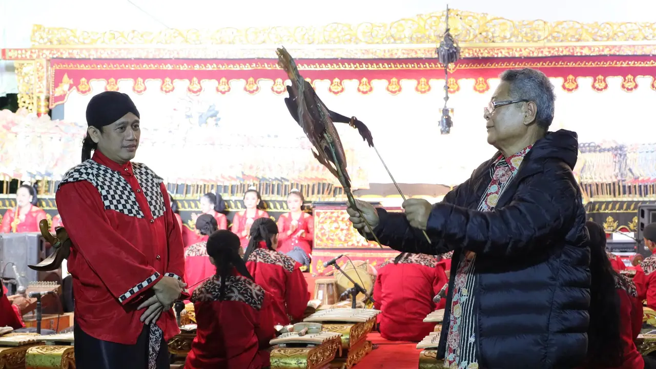 Antusias masyarakat Desa Dermasari, Kabupaten Banjarnegara terasa ketika mendatangi acara Sosialisasi Program Strategis Kementerian Agraria dan Tata Ruang/Badan Pertanahan Nasional (ATR/BPN) yang berbentuk pagelaran wayang kulit, Sabtu (18/11/2023) (Istim