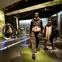 Z Zegna menghadirkan desain fashion modern dan futuristik yang memukau dan sayang jika terlewatkan.
