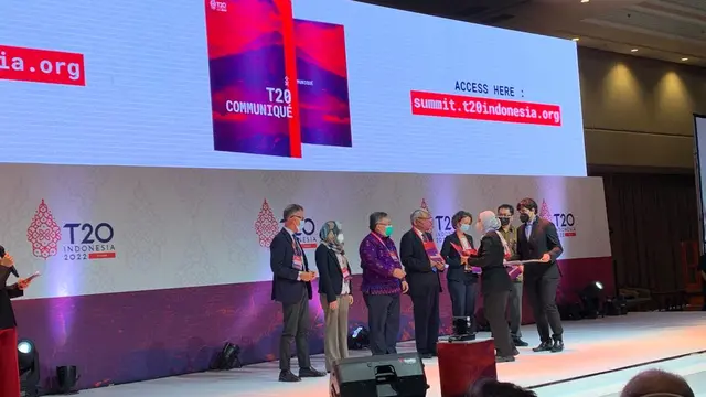 KTT T20 menghasilkan komunike yang berisi rekomendasi dari para analis untuk pemimpin dunia jelang Leaders Summit mendatang. Komunike diluncurkan pada KTT T20 di Nusa Dua, Bali pada 4-6 September 2022. (Liputan6/Benedikta Miranti T.V)