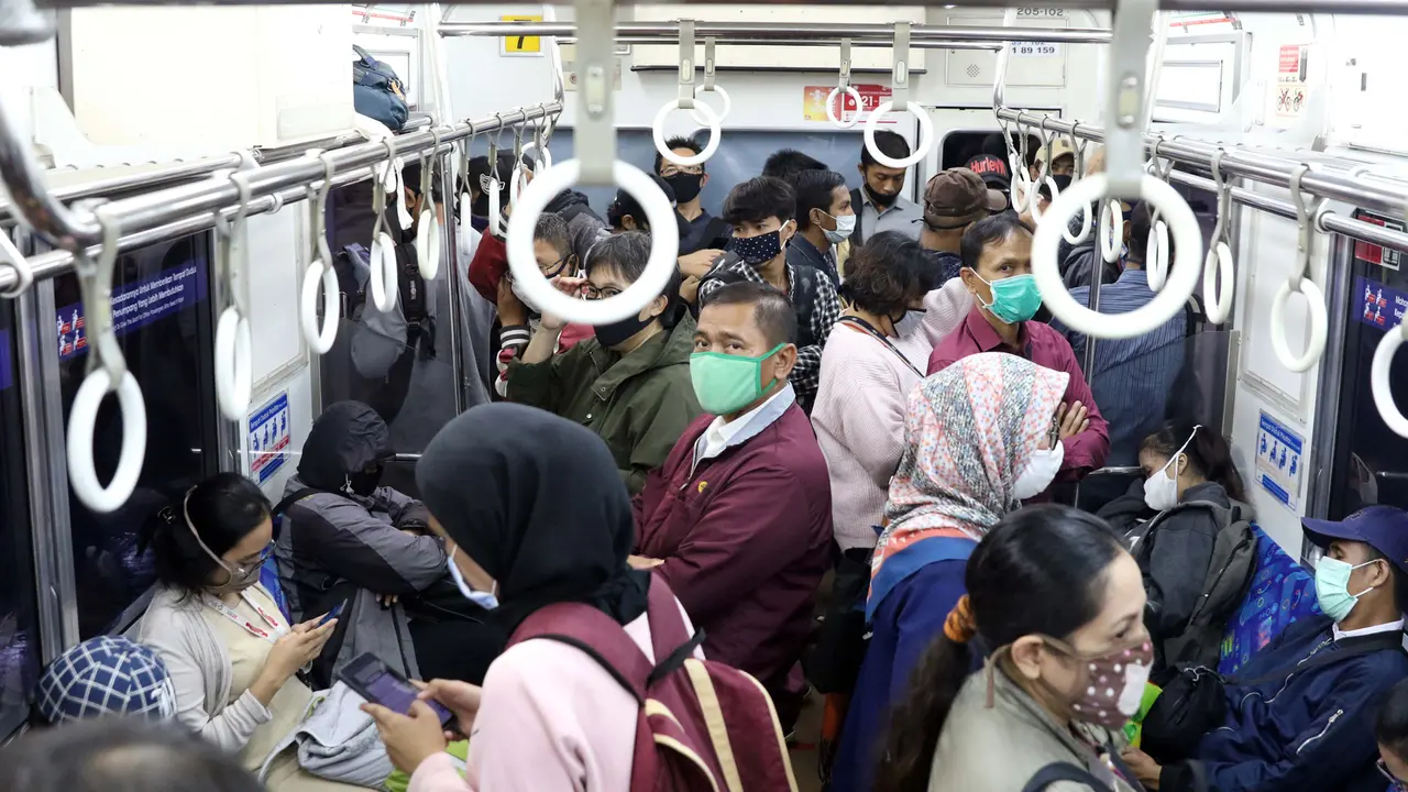 Pekan Pertama PSBB, Begini Suasana Stasiun Manggarai
