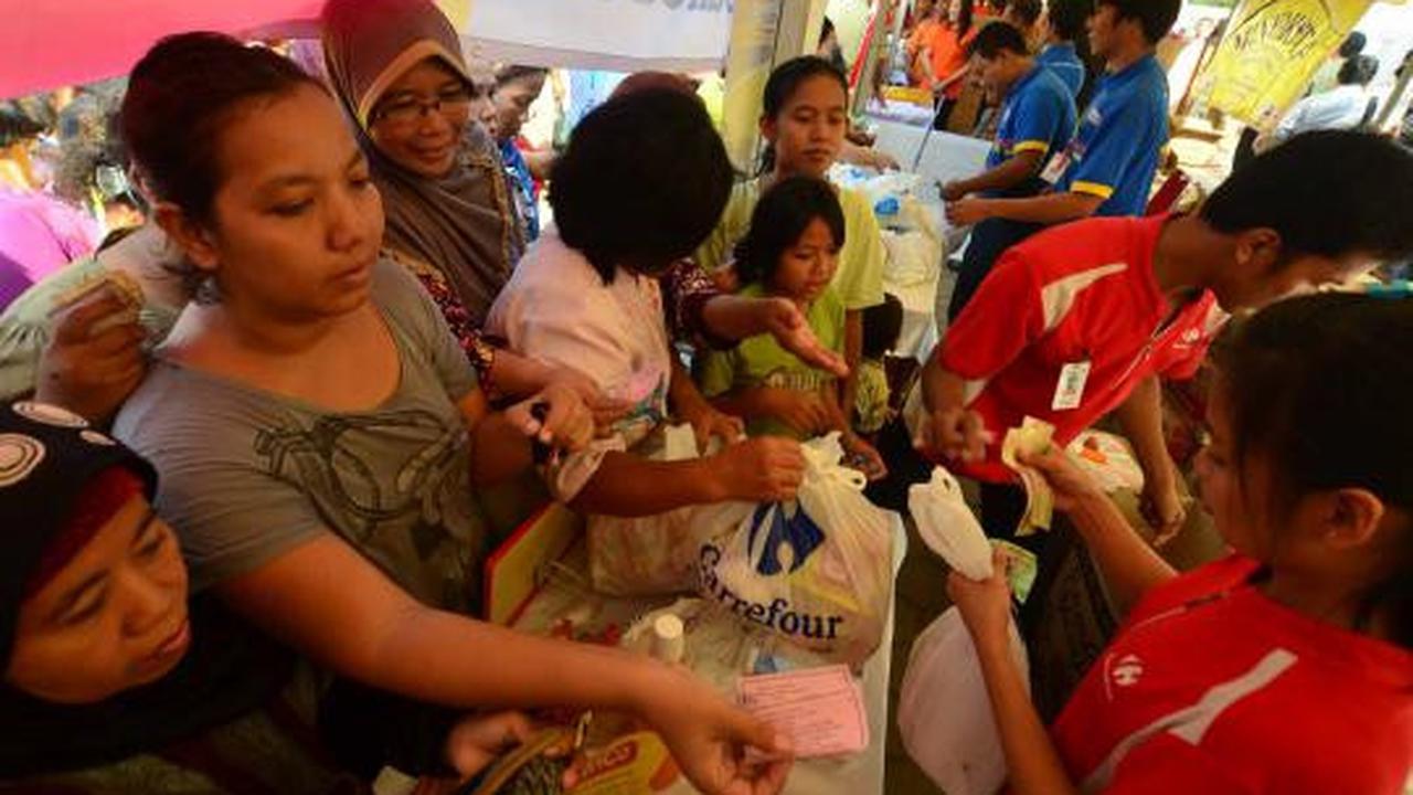 Jelang puasa, warga serbu sembako murah