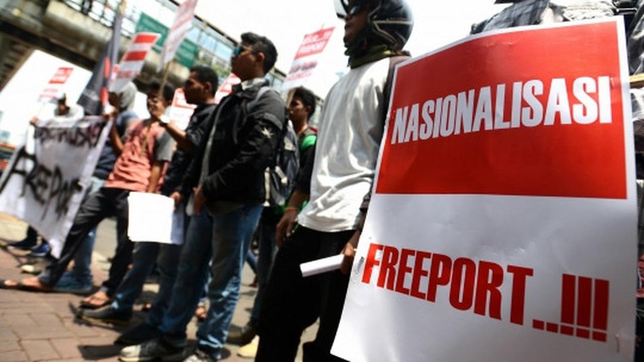 Tuntut nasionalisasi, aktivis geruduk kantor Freeport