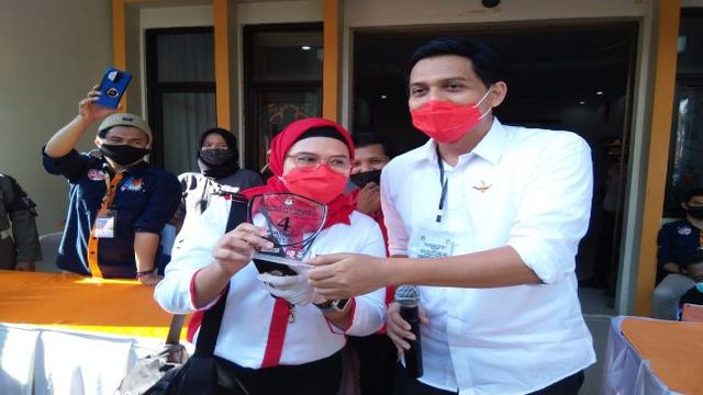 Maju Pilkada Indramayu Lucky Hakim Ungkap Kenangan Masa Kecil Jadi Anak Adopsi Regional Liputan6 Com