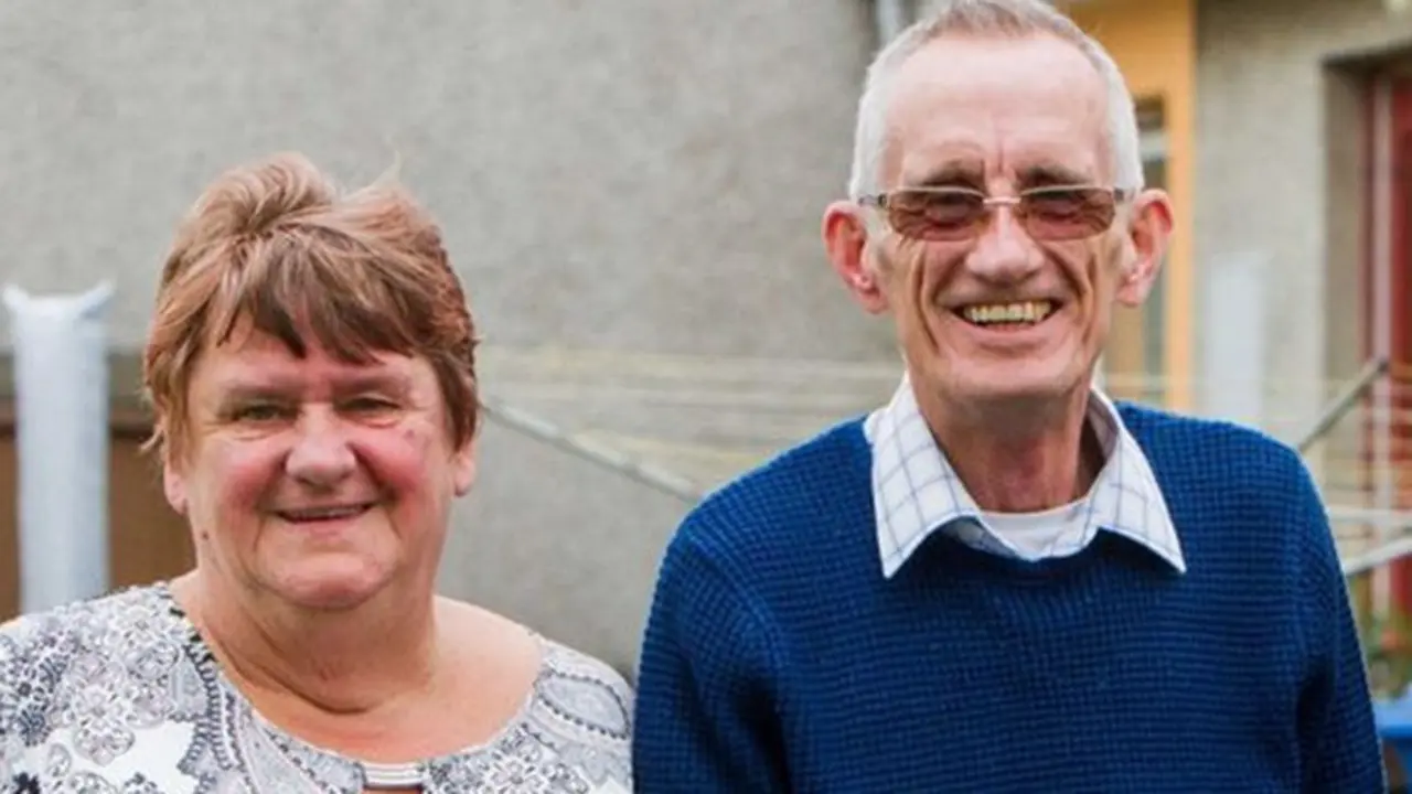 Margaret dan Allan yang bertemu lagi setelah 60 tahun berpisah. | Foto: copyright dailyrecord.co.uk