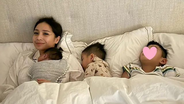 Potret Nagita Slavina Bareng Ketiga Buah Hatinya, Baby Lily Sudah Akikah