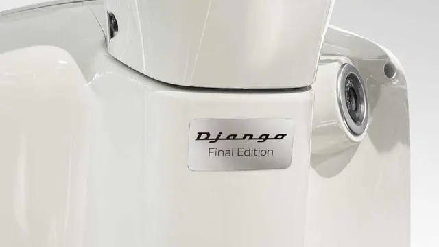 Badge Final Edition jadi penanda untuk seri terbatas ini