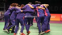 Tim bulutangkis Korea Selatan merayakan kemenangan atas Thailand pada babak semifinal Piala Sudirman 2017 di Carrara Indoor Sports Stadium, Gold Coast, Australia, Sabtu (27/5/2017). (Bola.com/Twitter/BadmintonNow)