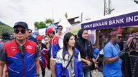 Wakil Menteri Pariwisata dan Ekonomi Kreatif/Wakil Kepala Badan Pariwisata dan Ekonomi Kreatif (Wamenparekraf/Baparekraf) Angela Tanoesoedibjo usai menyaksikan pembukaan Aquabike World Championship 2023 di Waterfront City Kabupaten Samosir, Sumatera Utara (Sumut), Jumat (24/11/2023).