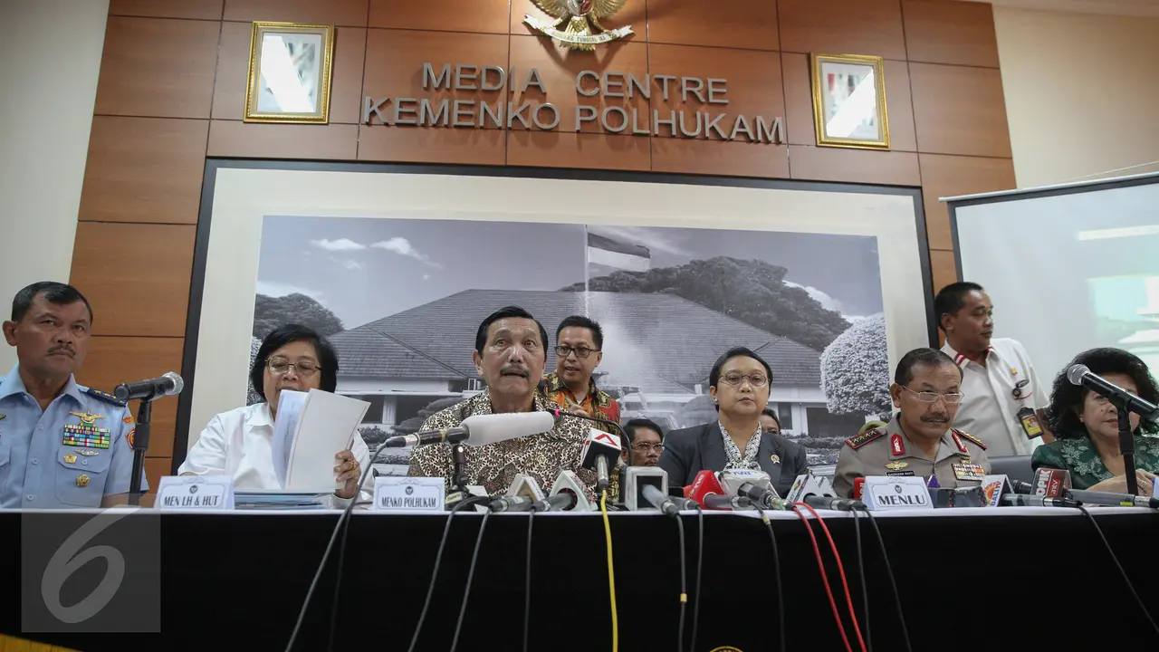 20151012-El Nino Bikin Menko Luhut Pusing Atasi Kebakaran Hutan-Jakarta-Siti Nurbaya, Luhut Panjaitan, Retno L. P. Marsudi, Badrodin Haiti, Nila F Moeloek 