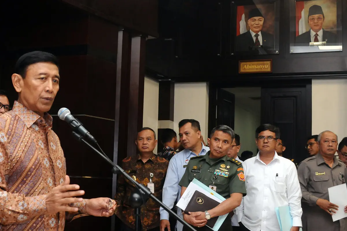 20170508-Terkait HTI, Menkopolhukam Bacakan Pernyataan Pemerintah-Tebe