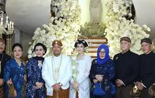 Potret Cantik Titiek Soeharto Kondangan Pernikahan Ari Sigit yang Kental Adat Jawa, Jadi Momen Kumpul Keluarga Cendana