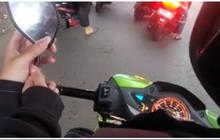 Viral Penumpang Ojol Diminta Pegangi Spion Motor yang Lepas, Curi Perhatian Warganet