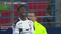 Video skill individu memikat Ousmane Dembele pemain dari Renner membuat para pemain Caen tak dapat menghentikan aksinya.