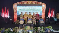 Menyulap Daun Nanas Menjadi Kerajinan di Desa Tanjung Bunut