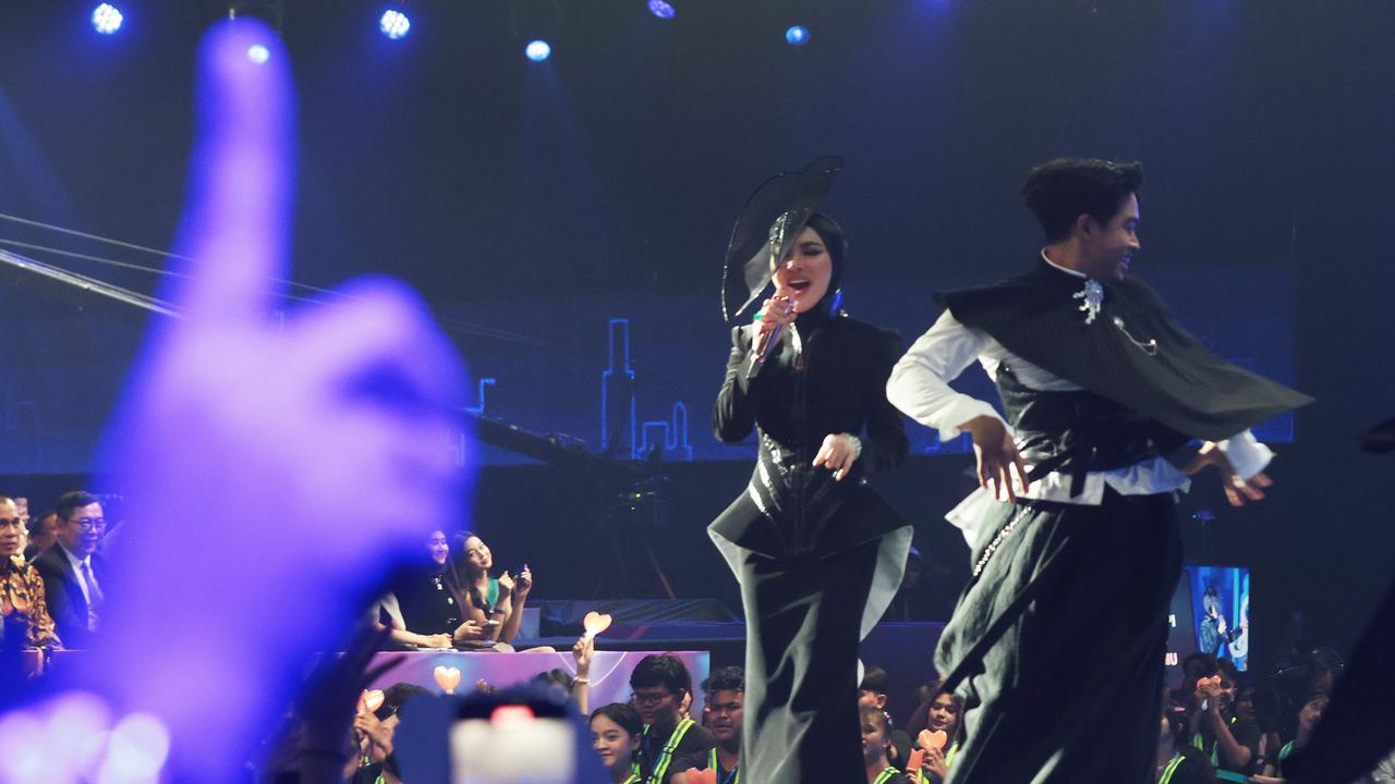 HUT SCTV 36 Xtraordinary Meriah dari Iwan Fals hingga Syahrini