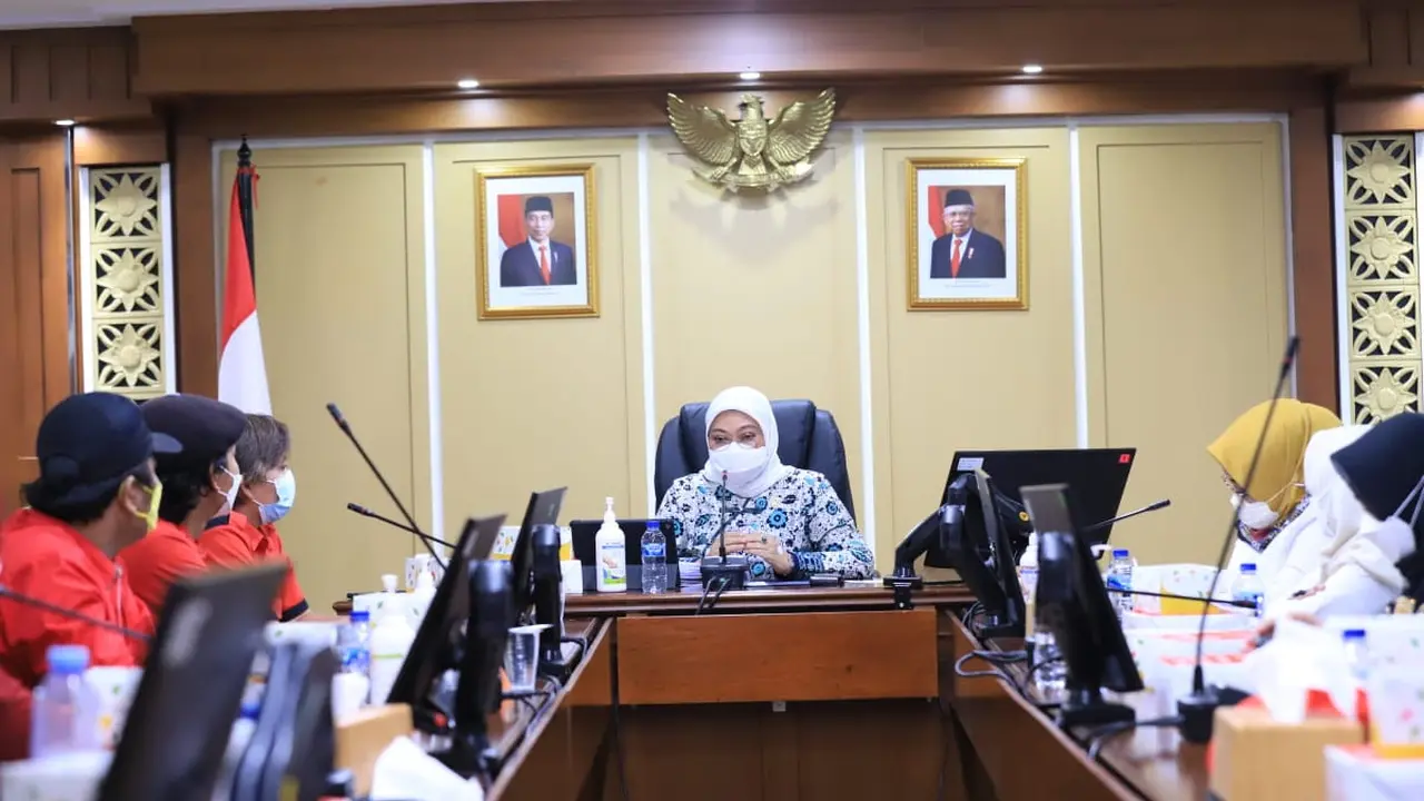 Terima Audiensi Pimpinan Serikat Pekerja, Menaker: Permenaker 2/2022 akan Direvisi