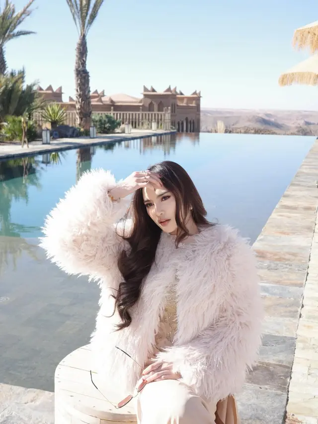 Tampil Bak Madame di Maroko, Gaya Mahalini Pancarkan Aura Glamor Klasik nan Feminin